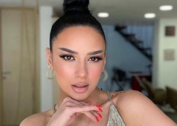 Bora Zemani “tërbon” fansat me fotot e saj provokuese, publikon pamje me bikini gjatë pushimeve (Foto)