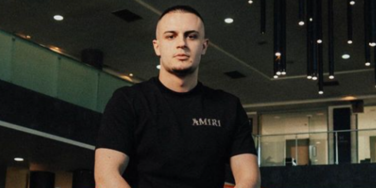 Don Xhoni në një romancë të re? Ja çfarë ka zbuluar ai