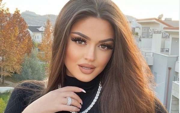 Enca me një kërkesë të çuditshme: Më duhet sot djali më seksi shqiptar