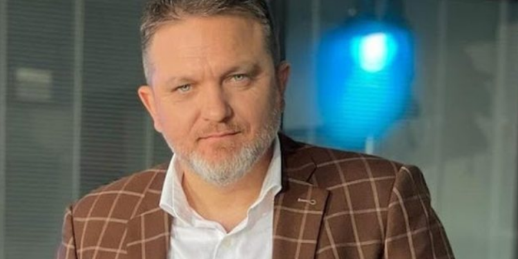 “Para dhe pas kredisë…”, Jul Deda bëhet nostalgjik, poston foton nga adoleshenca