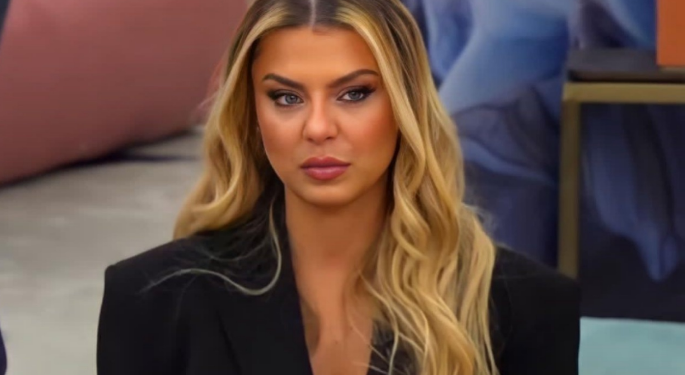 Rike Roçi “ngre” temperaturat me format e saj bombastike