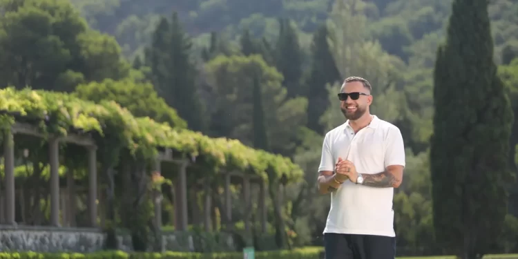 Luizi në hallë më armiqtë, ka diçka për të iu thënë