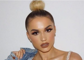 Baby G shfaqet joshëse në fotot me bikini