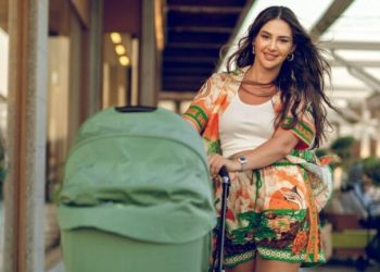 Kiara del për kafe me vajzën e saj Lunën, kaq bukur po duken nënë e bijë