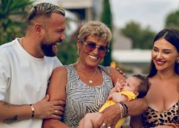 Luizi me dedikim më të ëmbël në 3 mujorin e Lunës, vajzës së tij