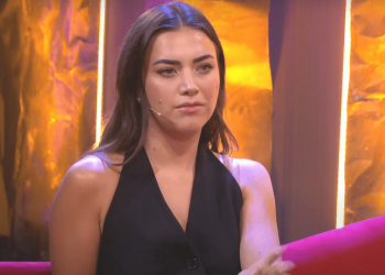 Puthja në buzë dhe romanca me mashkullin misterioz, reagon Sara Hoxha pas videos së bujshme