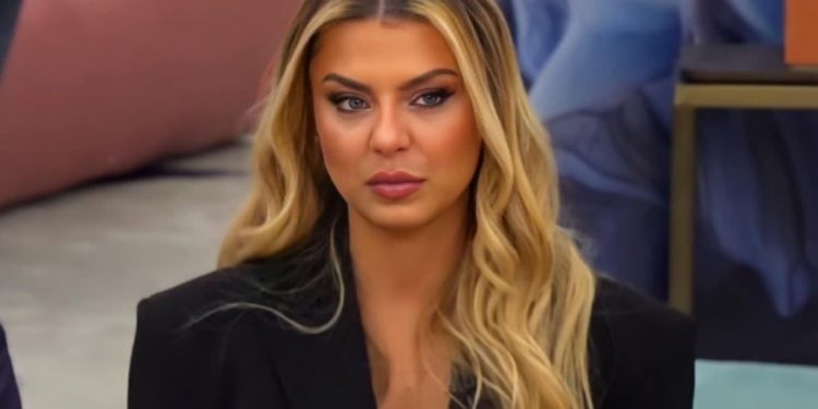 Rike Roçi publikon fotografi në bikini nga pushimet