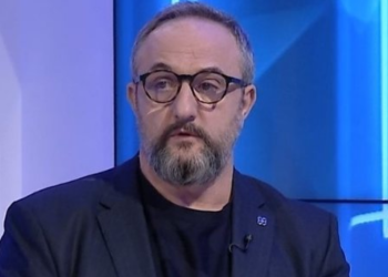 Patrulla e Policisë ndalon Saimir Kodrën, çfarë ndodhi me gazetarin?