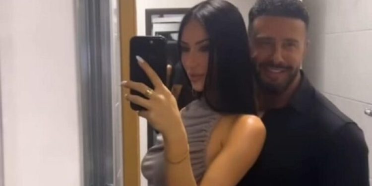 Në krahët e Robert Berishës, Ana Shkrel ka disa fjalë