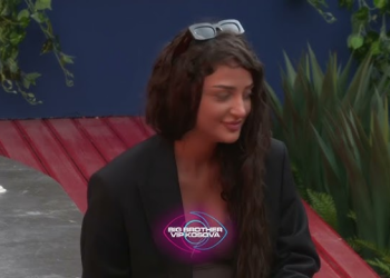 Ana – Kevinit: Çfarë do të mendonte nëna jote për mua?