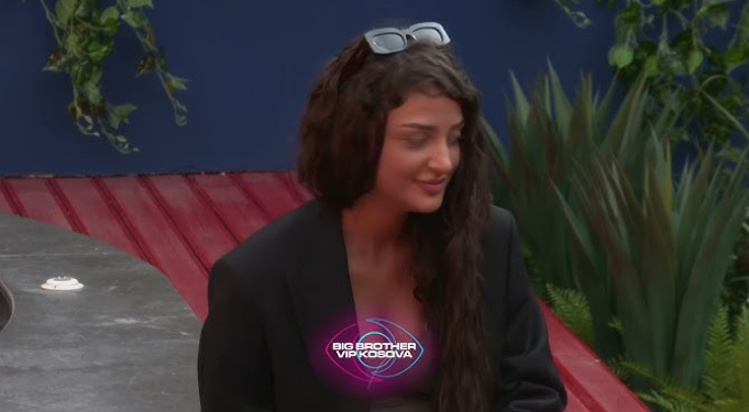 Ana – Kevinit: Çfarë do të mendonte nëna jote për mua?