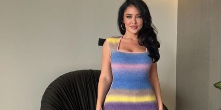 Arta Kabashi bën lëmsh rrjetin, publikon foto krah këtij bukurosh