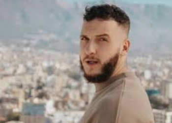 Mozzik publikon foto me ‘hillt’: Respekt për punëtorët që punojnë për 10 euro në ditë