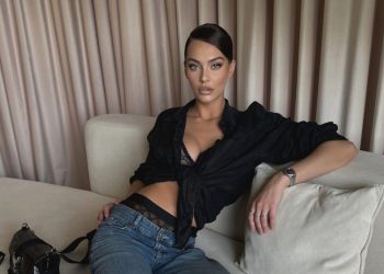 Me një puthje pasionante, zbulohet i dashuri i Gresa Hotit