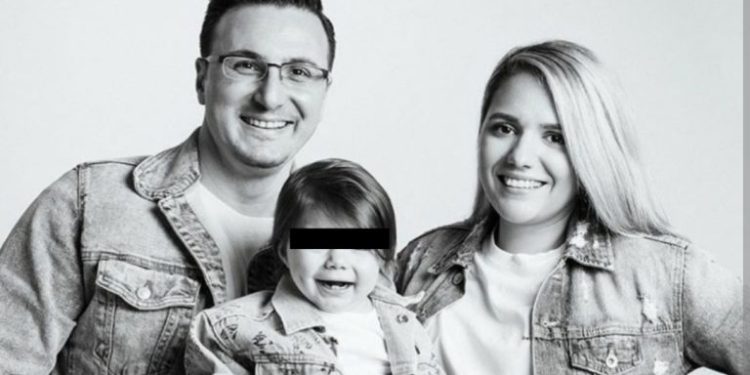 Reagon Eno Popi pasi u tha se ka tradhtuar bashkëshorten e tij