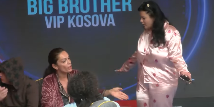 Drenusha ‘qartet’ me Gresën: Mos m’bërtit te veshi llaba-llaba