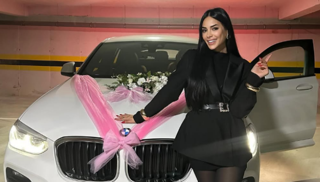 Kaderi bëhet me veturë luksoze