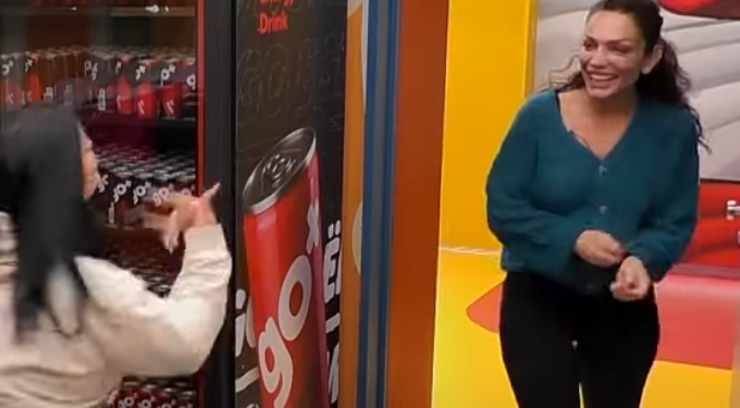 Puthen në buzë Gresa dhe Drenusha (VIDEO)