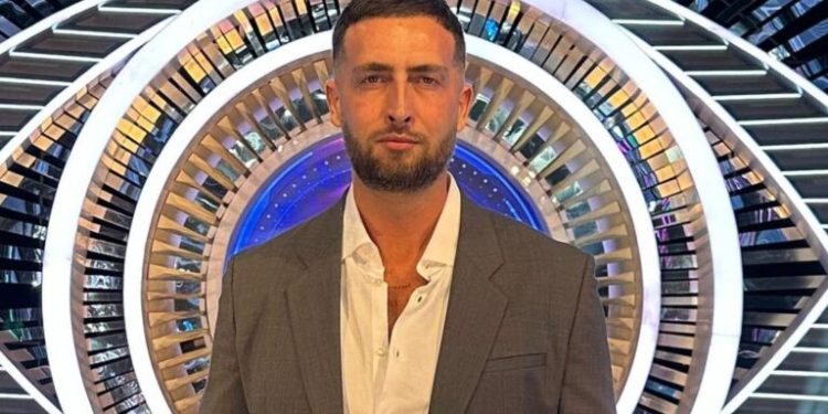 Alaudin tregon klas dhe stil, e çmend publikun me postimin e fundit!