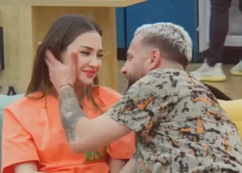 Kiara shpjegon pse nuk mban unazën e saj, ndërsa Luizi vazhdon ta mbajë