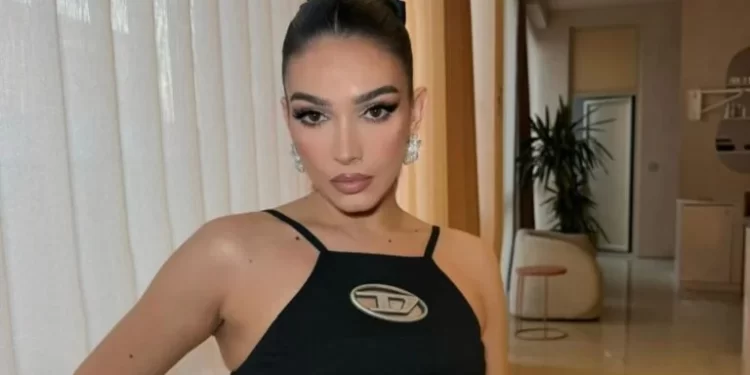 Jonida prek zemrat e ndjekësve me një moment të ngrohtë familjar