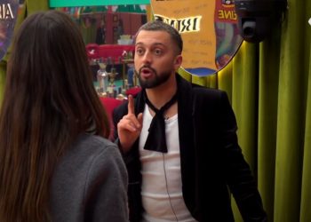 Pasi kuptoj kurthin e tyre, ky ishte reagimi i Gjestit