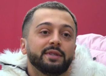 “Na ke bërë krenarë, të presim me fitore” – Gjesti preket pas mesazhit që mori nga babai