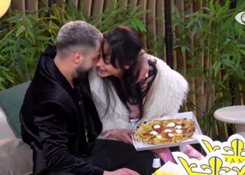 Duke puthur e përqafuar Gjestin, Egli i kërkon falje babait të saj