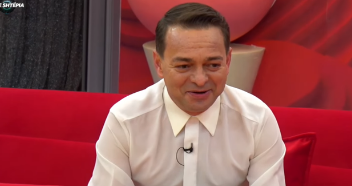 Benardi hodhi dyshime për orientimin seksual të Klajdit, reagon këngëtari