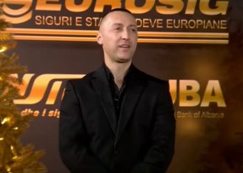 Momente prekëse në BBVIP – G Bani lë shtëpinë për shkak të sëmundjes së nënës, udhëton menjëherë drejt Londrës