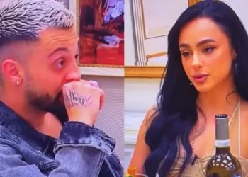 Gjesti ulet në gjunjë dhe i kërkon të bëhet gruaja e tij, Egli e lë “me gisht në gojë”