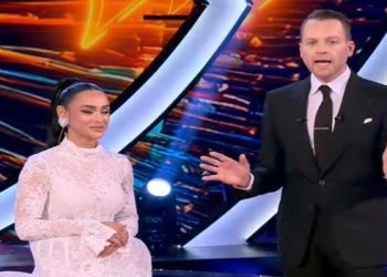 A e vutë re këtë detaj në veshjen e Eglit? Ja çfarë fshihet pas saj