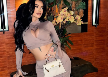 Me këtë foto hot, Alby zbulon shtatzanin e dytë