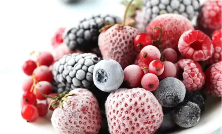 5 fruta të ngrira që ndihmojnë në uljen e sheqerit në gjak