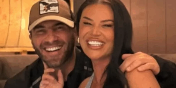 Patrisi ia shprehë dashurinë Santianës, komenti i tij merr vëmendje