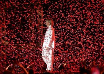 Kjo është nëna që nuk pushoj së qari në koncertin e Armend Rexhepagiqit