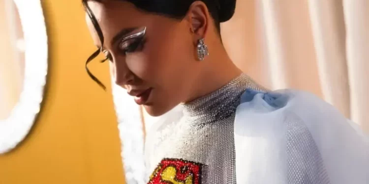 Dafina Zeqiri reagon ndaj ndjekëses që e kritikoi për lindjen e Daskanit (Foto)