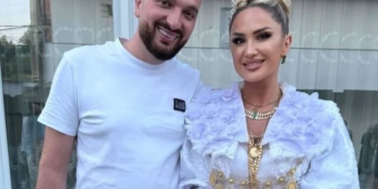 ‘Dita e grave’ për Engjëllushen, me veshje tradicionale