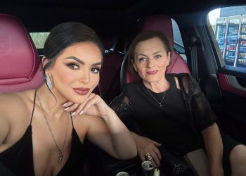 Fifi shpërndan momente të ëmbla me nënën: “Mbretëresha ime”