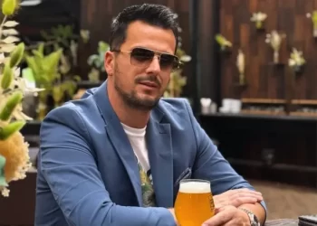 Ylli Demaj shpreh dashuri të thellë për babain dhe djalin e tij në ditëlindje