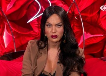 ‘Po ndodhi, bëhem prapë burrë’ – Amber ia pret shkurt komentit ofendues