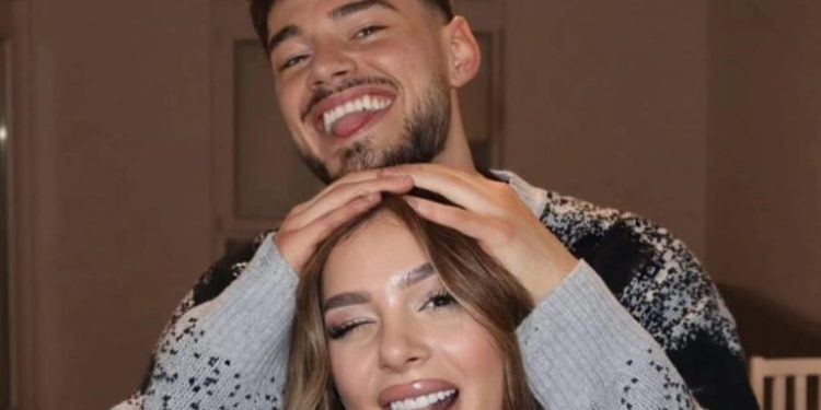 Lela feston ditëlindjen, Leo i bën një dedikim të veçantë