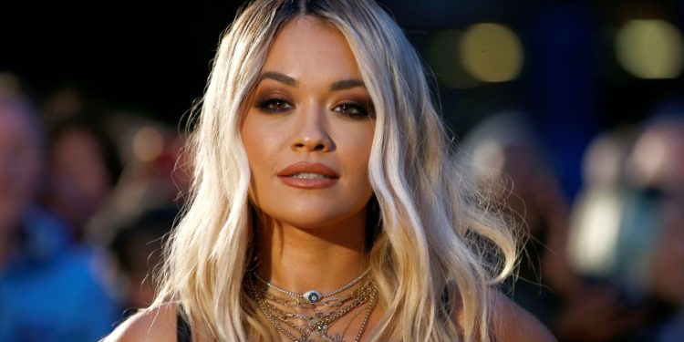 Rita Ora rrëfen periudhën e vështirë: Mendova se isha e shëmtuar, vetëm sepse nuk isha aq e dobët sa