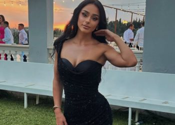 Jo vetëm veshja/ Kjo video e Eglit në koncert po bën xhiron e rrjetit