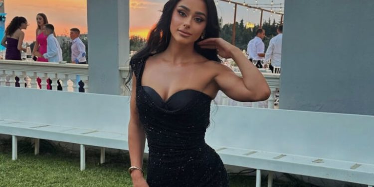 Jo vetëm veshja/ Kjo video e Eglit në koncert po bën xhiron e rrjetit