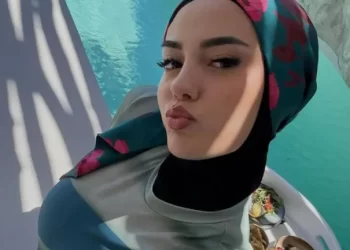 Mbulesa nuk e ndalon Hatin, kështu e shijon pishinen tiktokerja e njohur