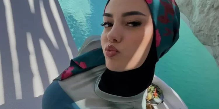 Mbulesa nuk e ndalon Hatin, kështu e shijon pishinen tiktokerja e njohur