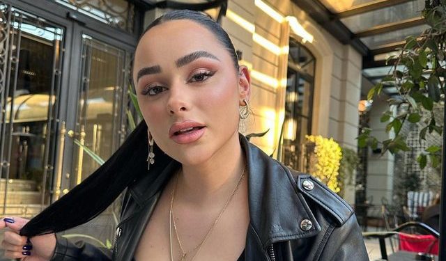 Egli Tako i jep verës edhe më shumë zjarr – pozat e fundit në bikini bëjnë xhiron e rrjetit