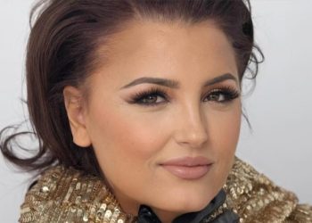 Parashqevi Simaku reagon me forcë ndaj sulmeve të rreme