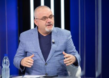 Takimet “speciale” të vajzave të showbizit me të burgosurit në Shqipëri, flet Artan Hoxha